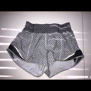 lululemon hotty hot short